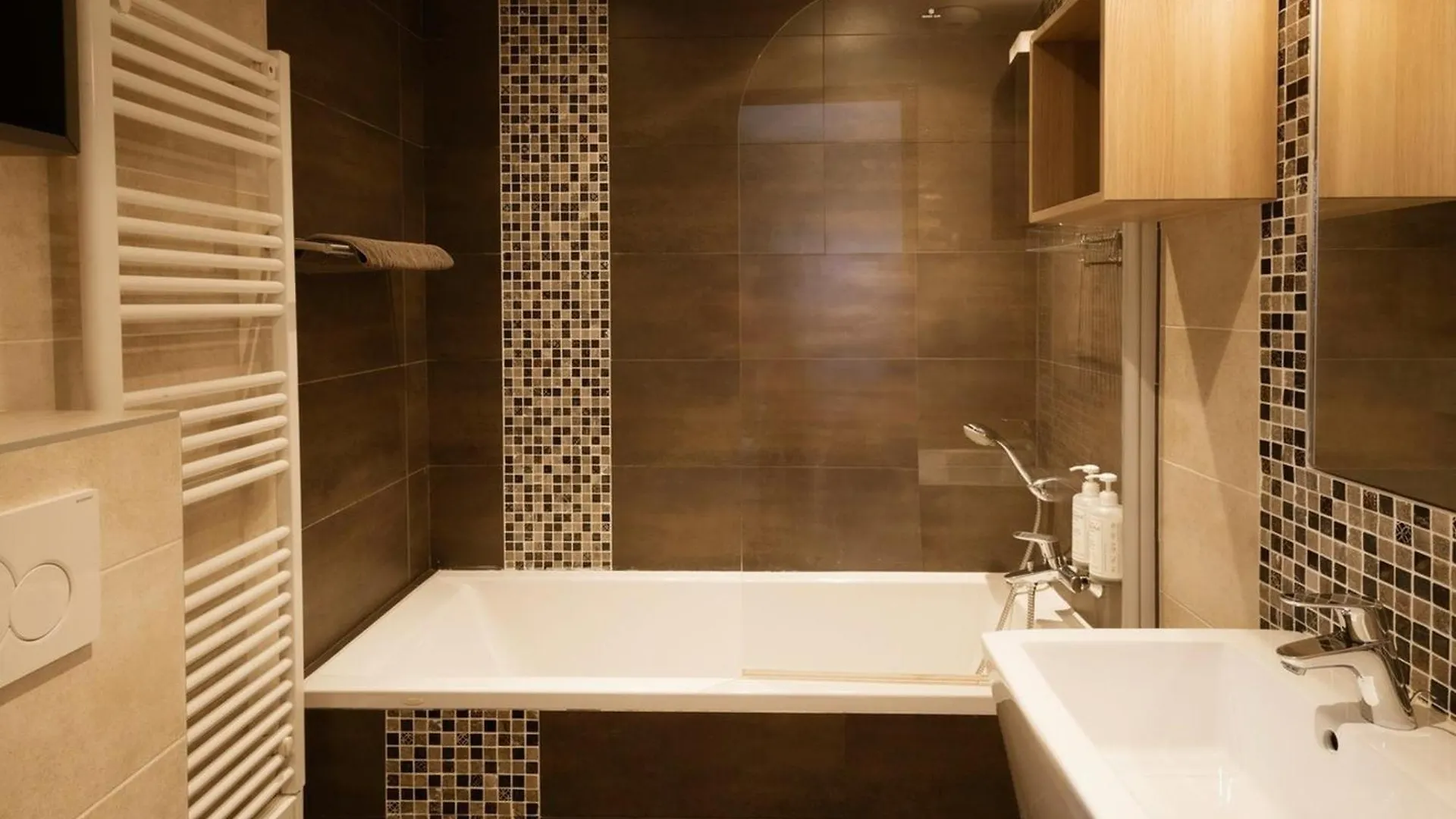 Apartment Appartement 4 Pieces 8 Pers, Sud, Pres Du Telepherique, Avec Terrasse Et Equipements Modernes - Fr-1-263-217 Valloire